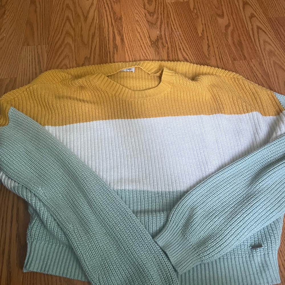 Cute Hollister stripes sweater